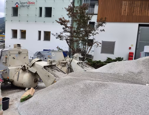 Estricharbeiten auf der Baustelle © Ing. Markus Stock GmbH